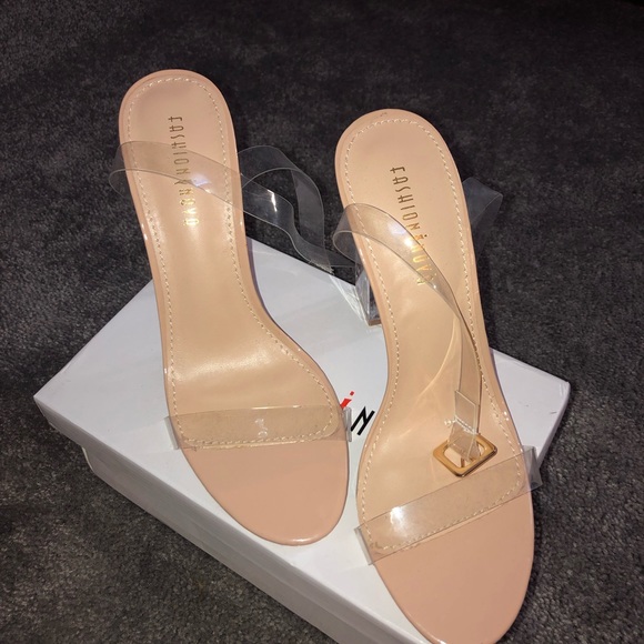 “The glass slipper” fashion nova Size 8M women - Picture 4 of 4